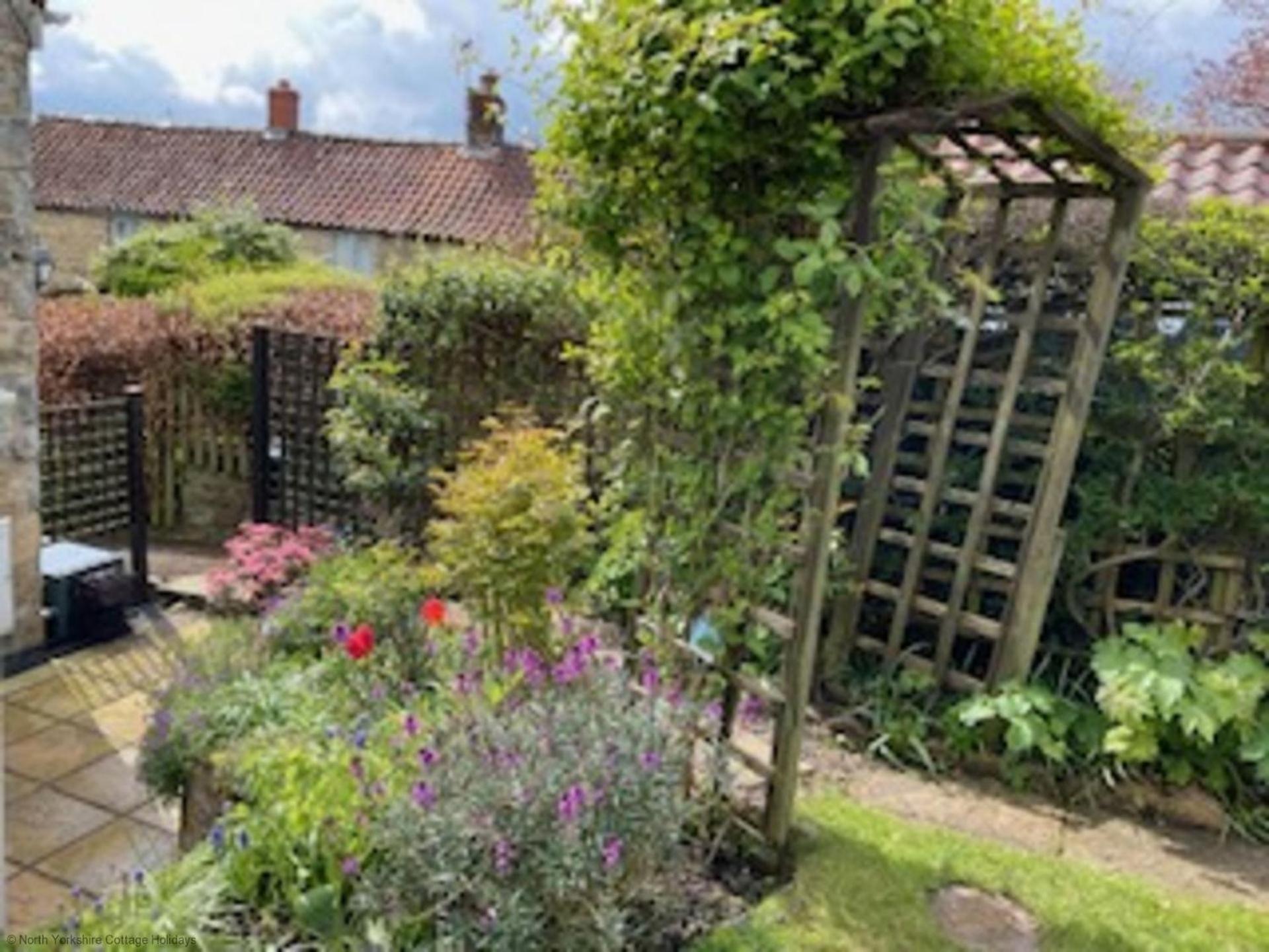 Picturesque Stone Cottage In The Heart Of North Yorkshire Village - Hideaway Cottage Exterior foto